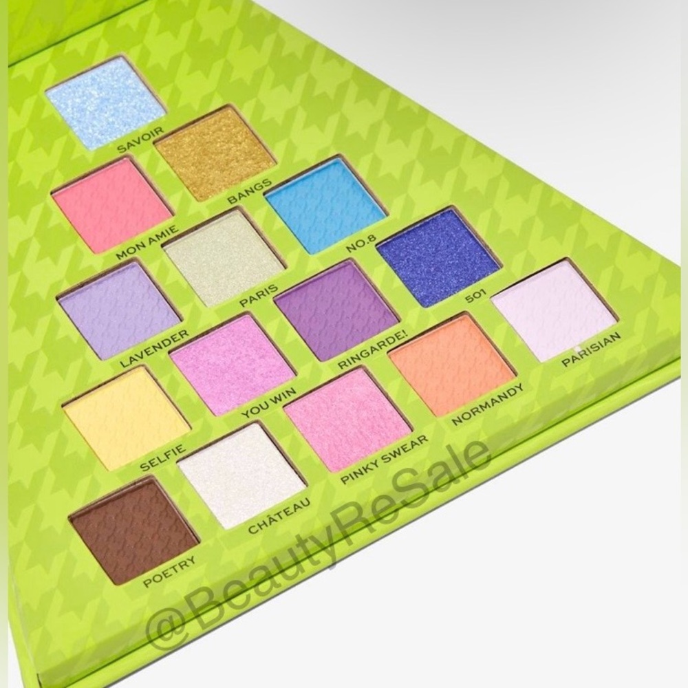 Revolution Beauty - (NWOB) Eyeshadow Palette